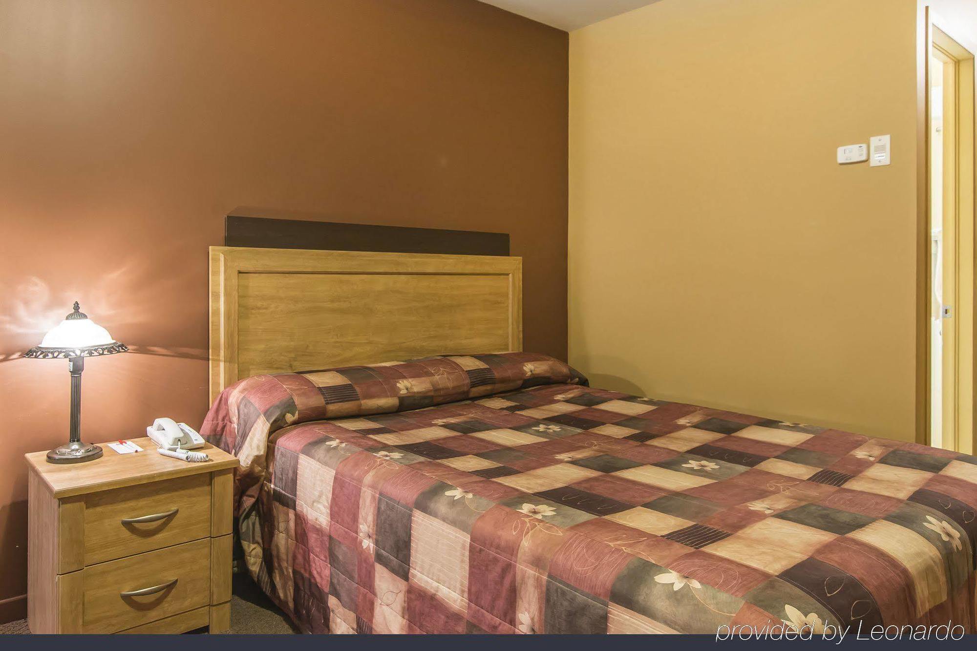 Econo Lodge Cabano Buitenkant foto