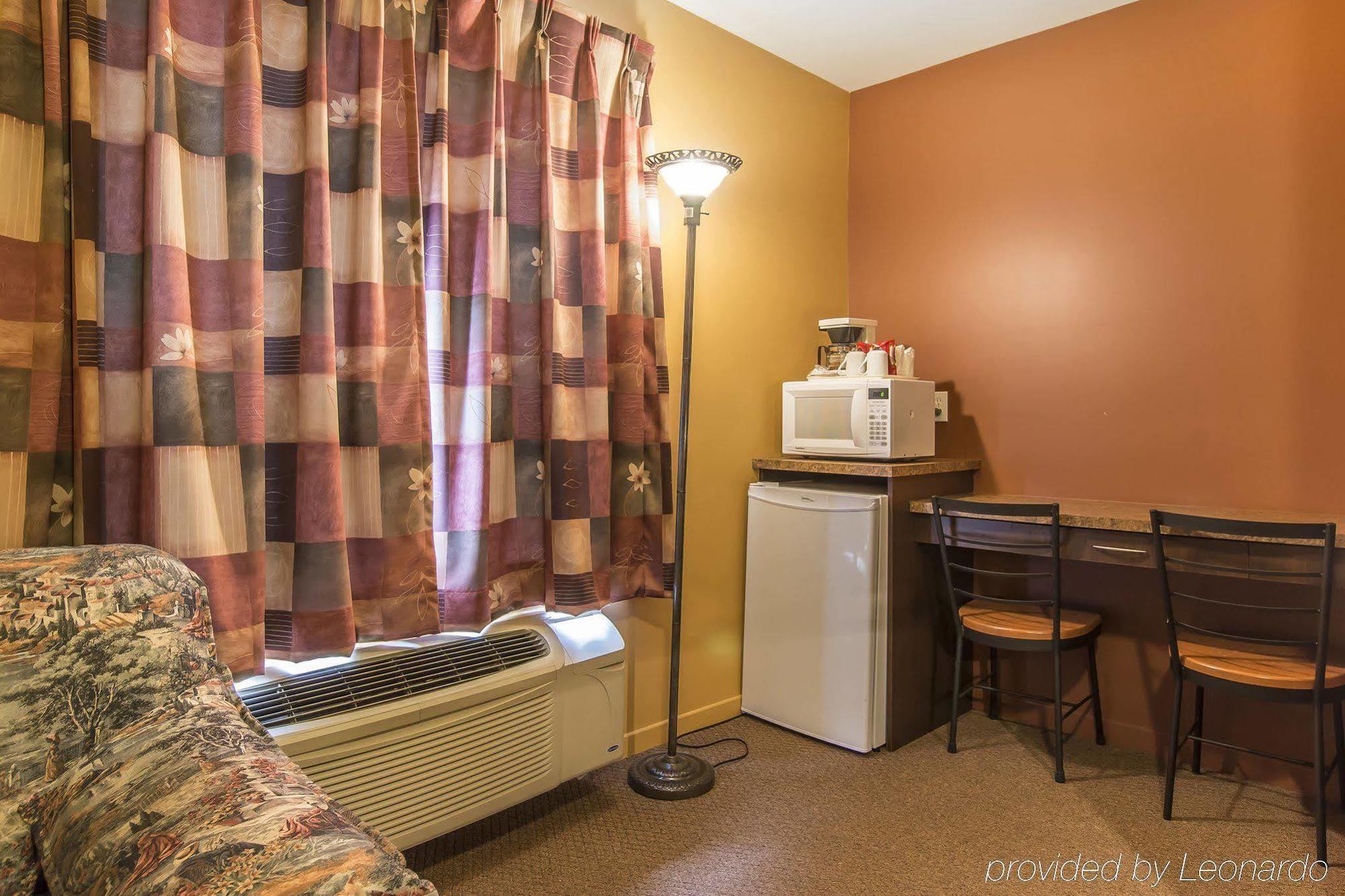 Econo Lodge Cabano Buitenkant foto