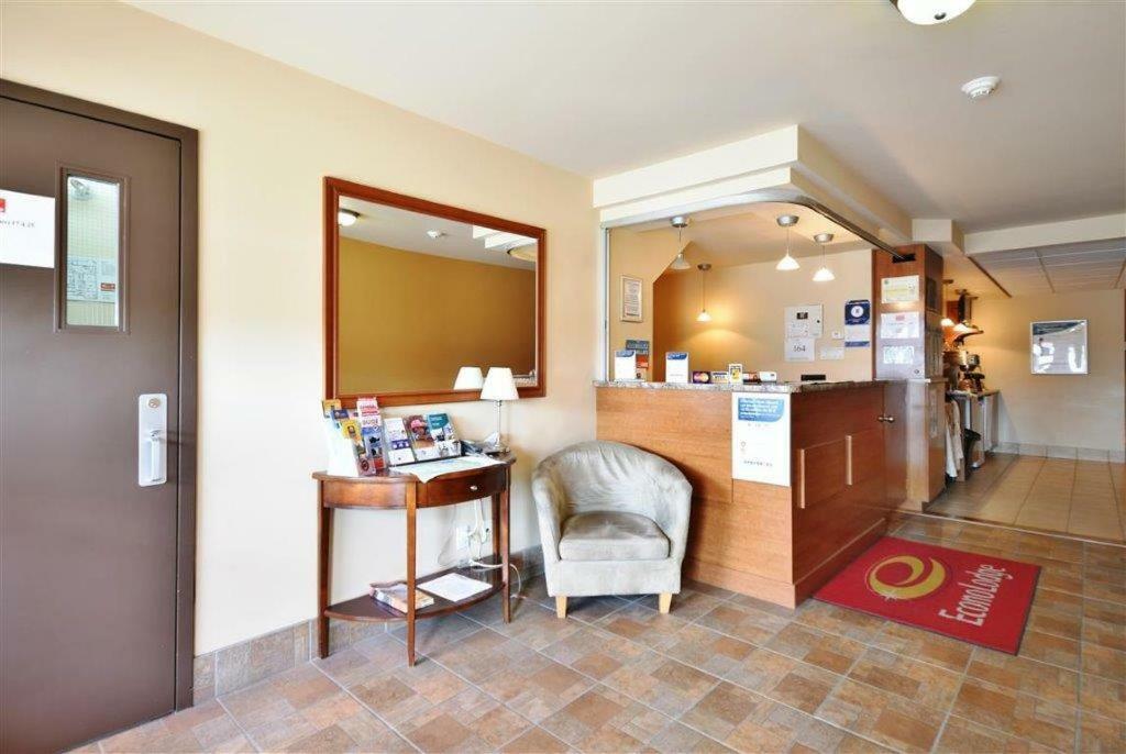 Econo Lodge Cabano Buitenkant foto